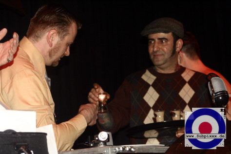 Bee Dee Kay and The Rollercoasters (F) Beat Explosion - McCormacks Ballroom, Leipzig 08. Februar 2008 (30).jpg